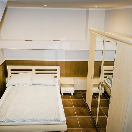 Apartament Stalowa Apartment Сталова Вола Екстериор снимка