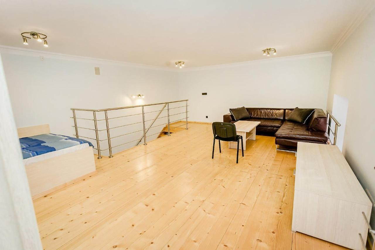 Apartament Stalowa Apartment Сталова Вола Екстериор снимка