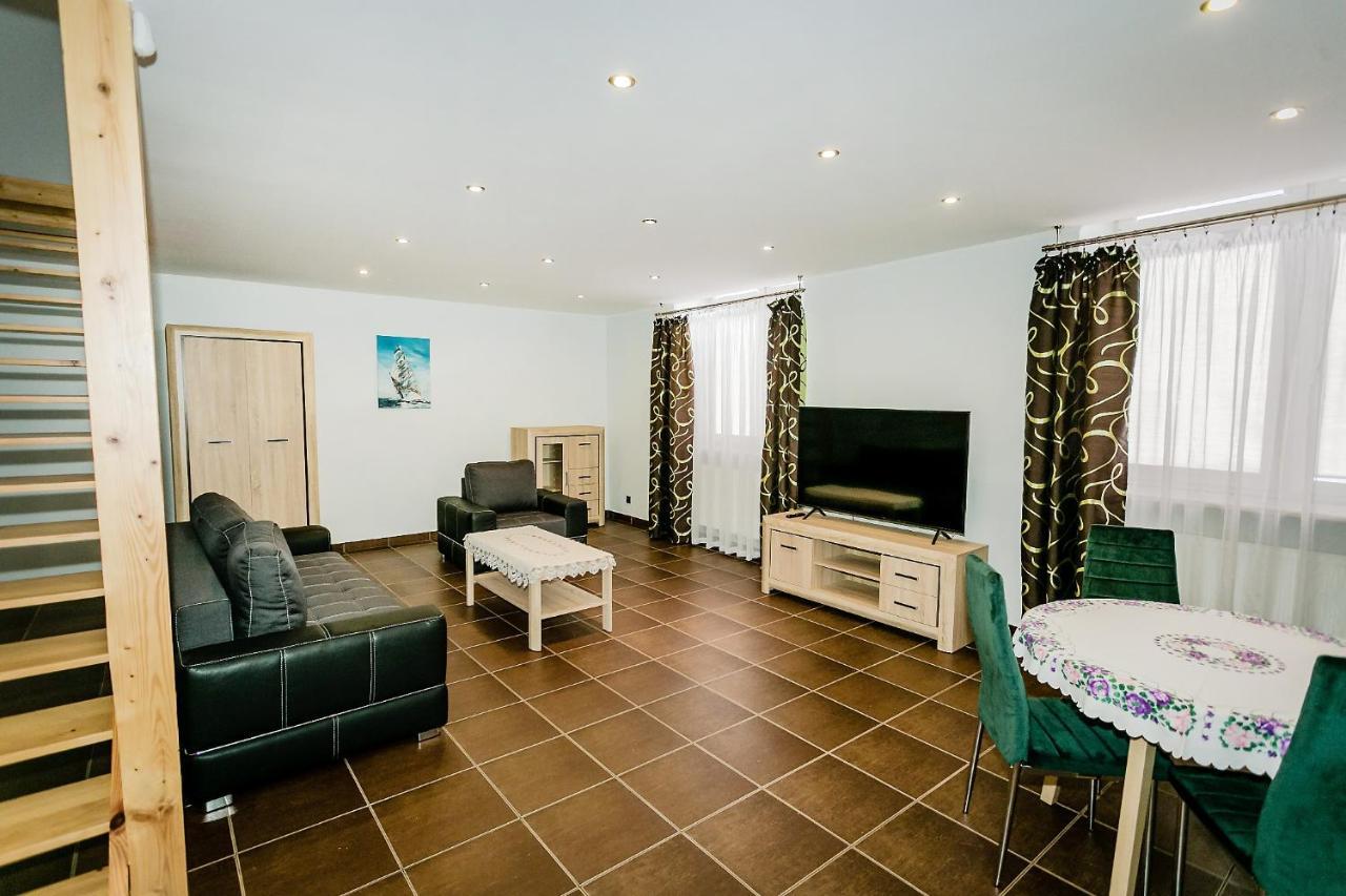 Apartament Stalowa Apartment Сталова Вола Екстериор снимка