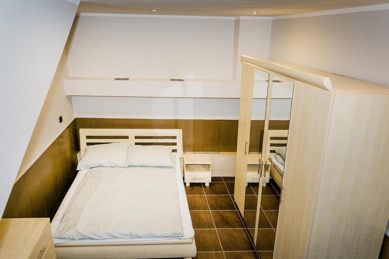Apartament Stalowa Apartment Сталова Вола Екстериор снимка